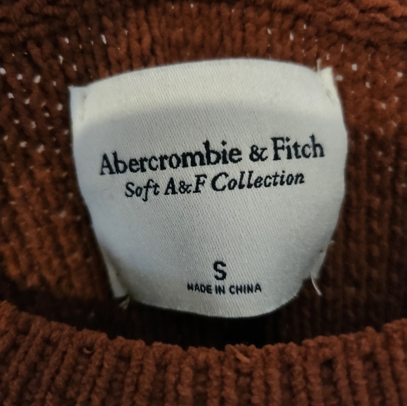 Abercrombie & Fitch sweater - Picture 2 of 4